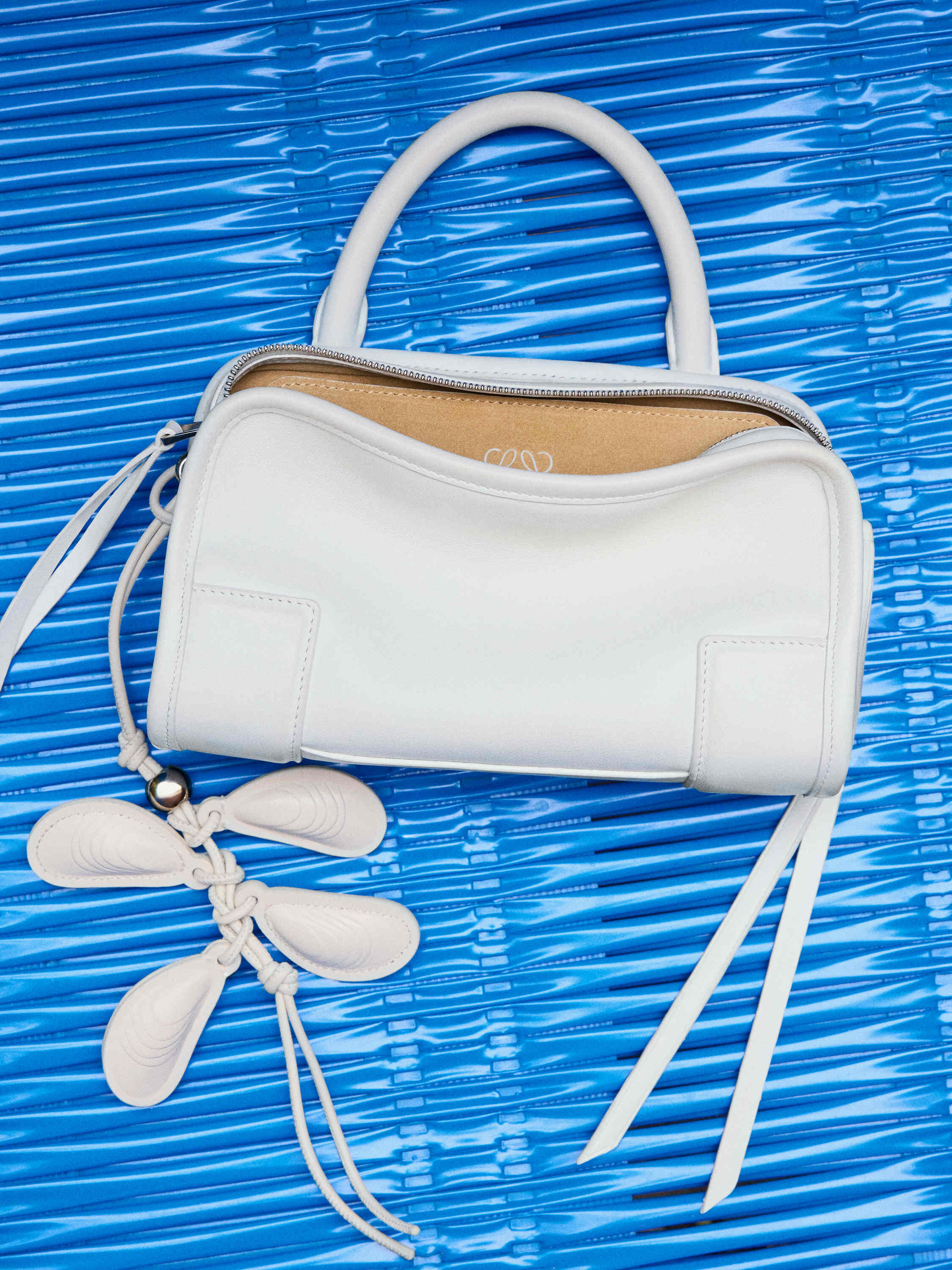 ウィメンズ バッグ、アクセサリー＆ラグジュアリーウエア - LOEWE